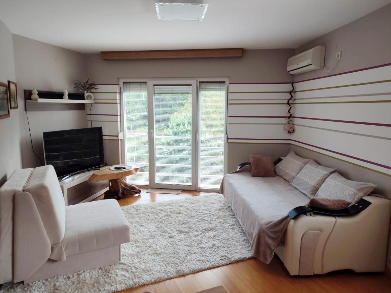 Apartman Lux Sneznik Vrnjacka Banja Exterior photo